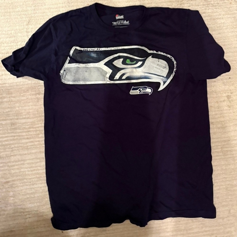 Majestic Triple Peak Seattle Seahawks NFL T-Shirt Mens Navy Blue Large Logo Tee